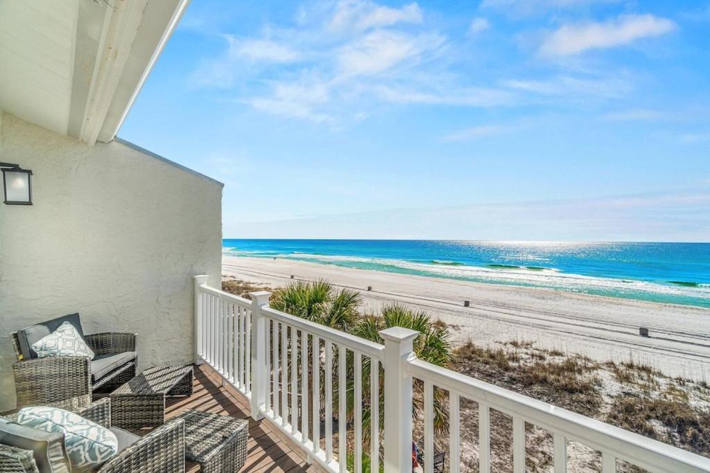 Newly Remodeled Beachfront Townhome - Sleeps 14 ปานามาซิตี้บีช ภายนอก รูปภาพ