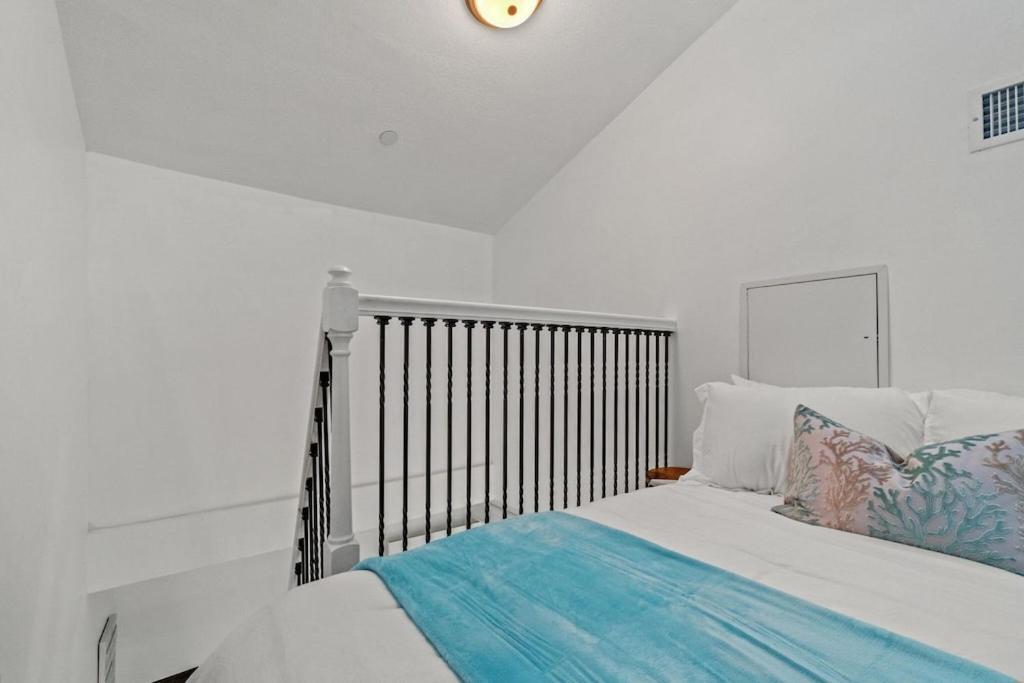 Newly Remodeled Beachfront Townhome - Sleeps 14 ปานามาซิตี้บีช ภายนอก รูปภาพ