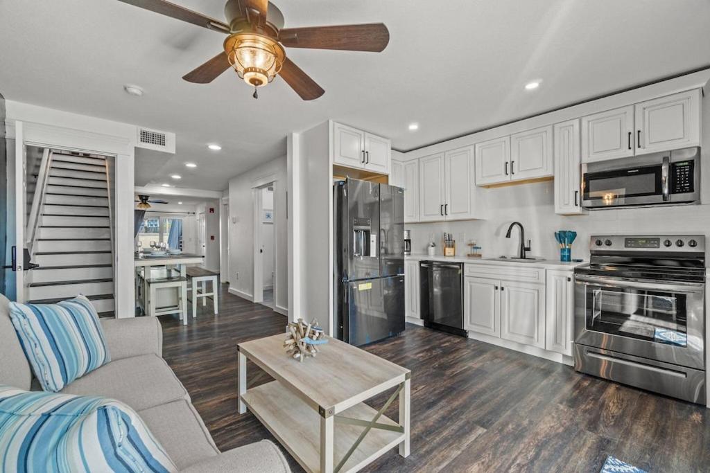 Newly Remodeled Beachfront Townhome - Sleeps 14 ปานามาซิตี้บีช ภายนอก รูปภาพ